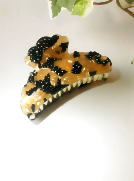 画像2: APHRODITE   シェルとスワロフスキーのバレッタ (2)