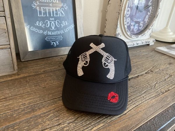 画像2: ピストル デコキャップ kiss💋マーク ブラック OTTO   (2)