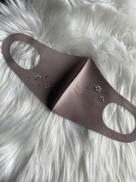 画像4: 花を散らしたデコマスク グレー ウレタン素材 (4)