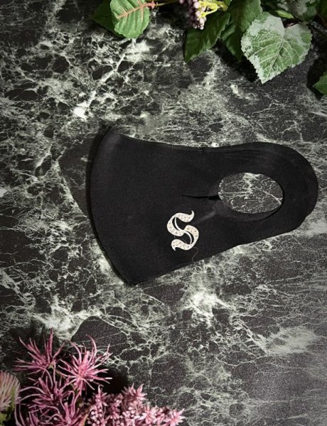 画像3: イニシャルマスク (フォント=ブラックレター) ブラック (3)