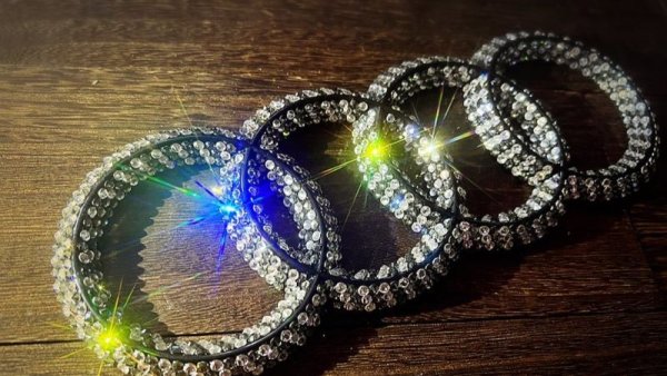 画像4: アウディ　エンブレム　(カバー) スワロフスキー®︎クリスタル (4)