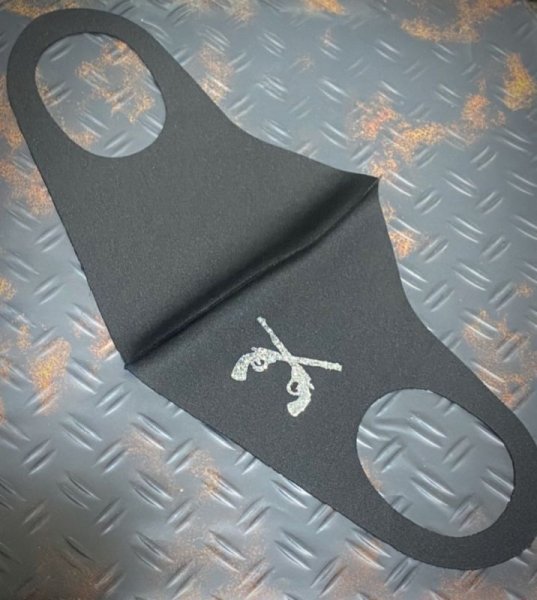 画像2: ピストル プリントマスクMサイズ (デコレーション無し)ウレタンマスク (2)